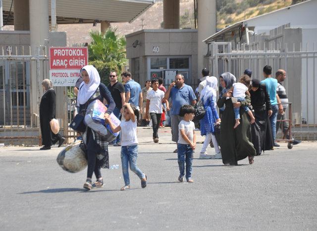 Bayramı ülkelerinde geçiren 25 bin Suriyeli geri döndü (2)