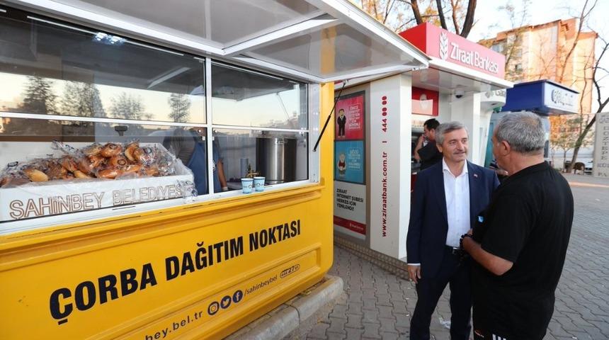 Vatandaşlar Şahinbey Belediyesi&rsquo;nin &ccedil;orba ikramından memnun