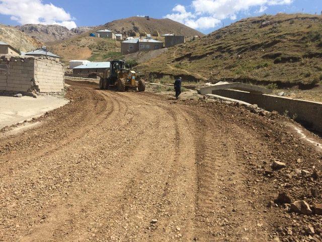 Çaldıran Belediyesinde stabilize yol çalışması