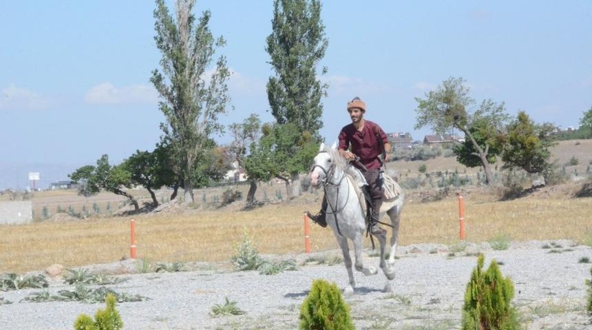 Atlı Okçuluk Zafer kupası yapıldı