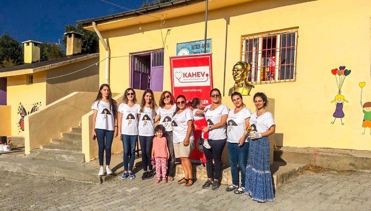 Meslektaşları tatildeyken o okulun tadilatını tamamladı G2