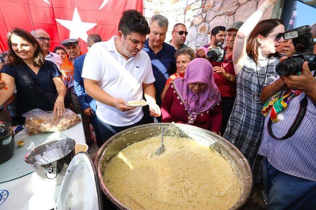 Buca’da 3’üncü bağ bozumu coşkusu