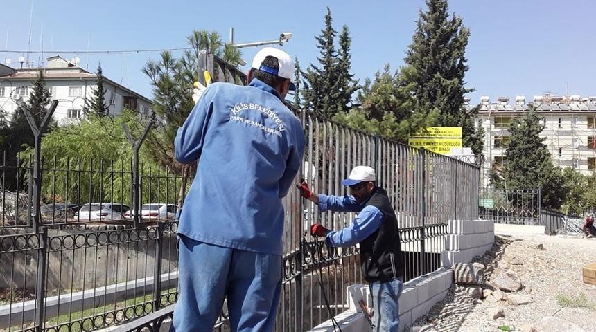 Parkların bakımları yapılıyor