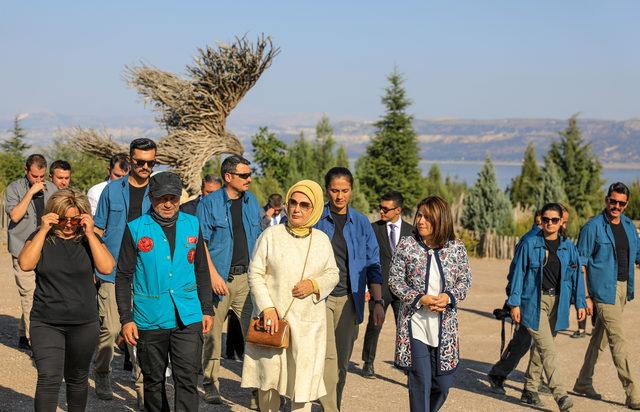 Emine Erdoğan'dan Salda Gölü'nde inceleme (2)