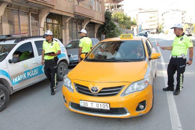 Hakkari’de taksimetre denetimi yapıldı