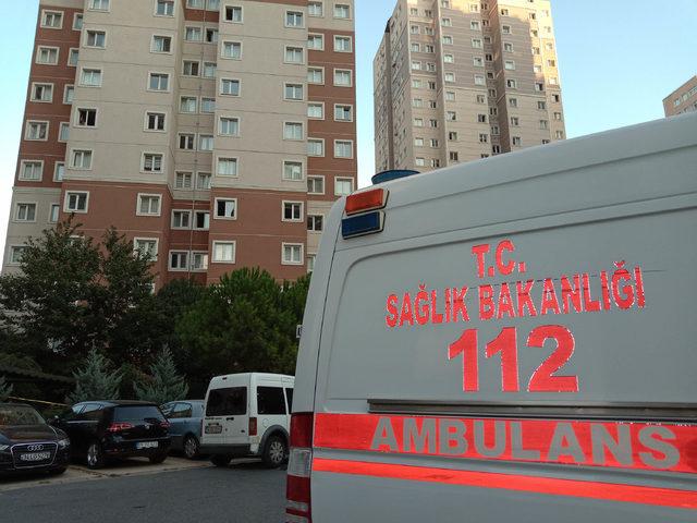 Zeytinburnu'nda 17.kattan düşen 2 yaşındaki çocuk öldü