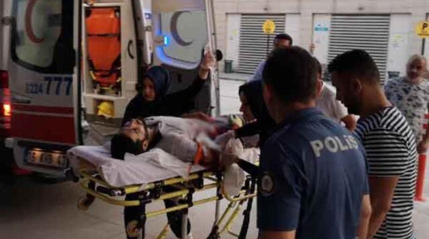 &Uuml;zerine cam blok d&uuml;şen iş&ccedil;i ağır yaralandı 