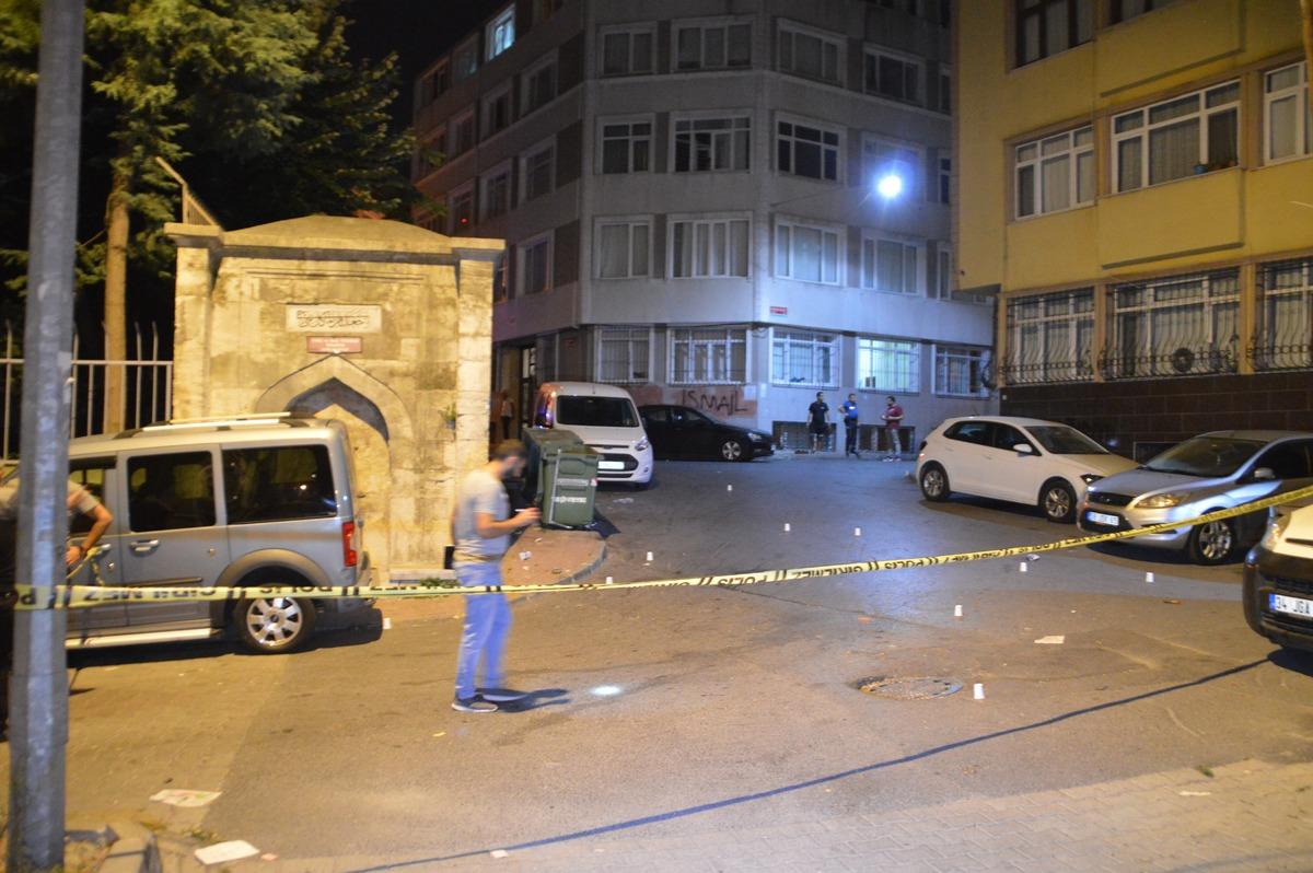 Fatih'te 18 yaşındaki gence kurşun yağdırdılar! Sokak ortasında kanlı infaz!