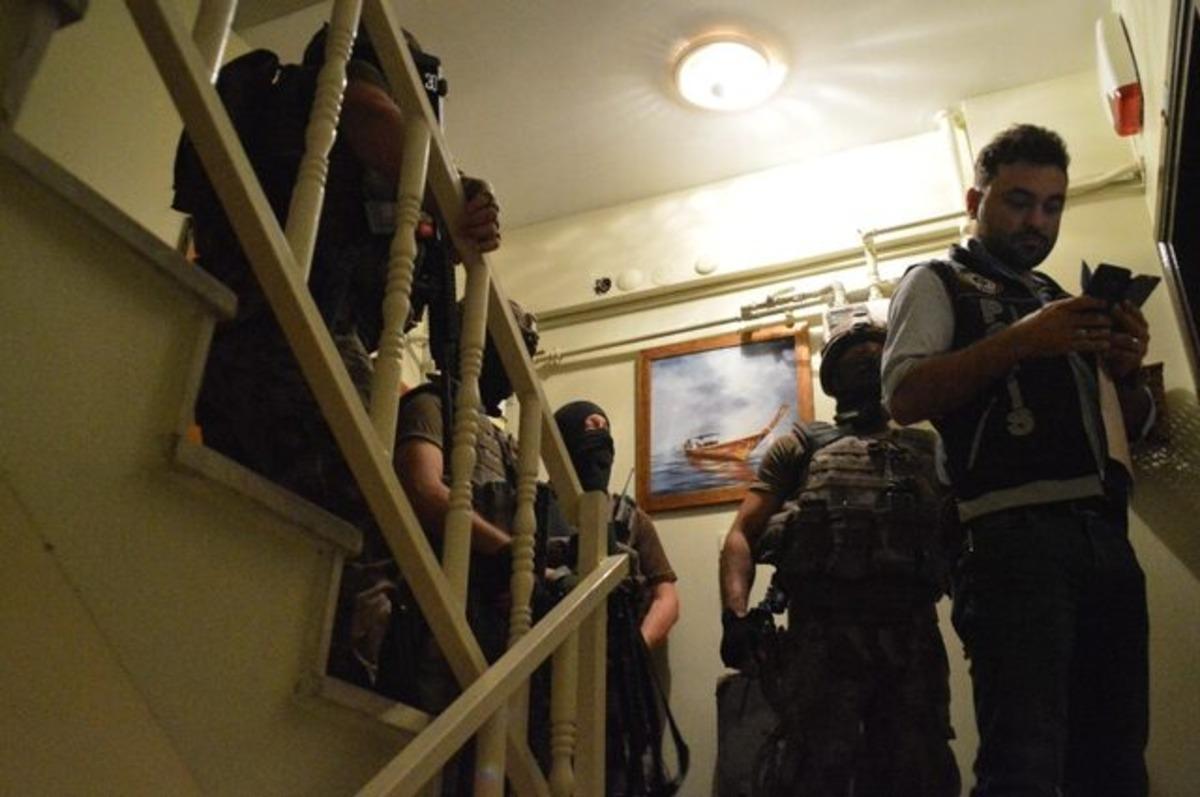 İstanbul'da helikopter destekli şafak operasyonu! &Ccedil;ok sayıda g&ouml;zaltı var!