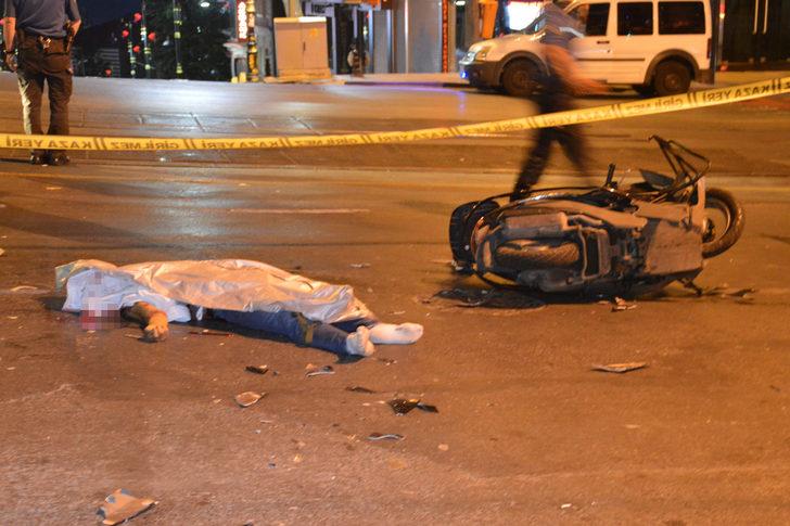 Fatih'te motosiklet otomobile çarptı: 1 ölü, 1 yaralı G3
