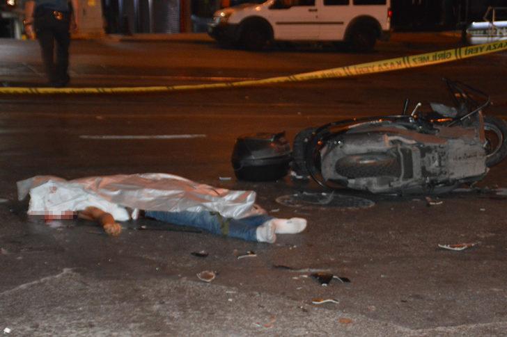 Fatih'te motosiklet otomobile çarptı: 1 ölü, 1 yaralı G2
