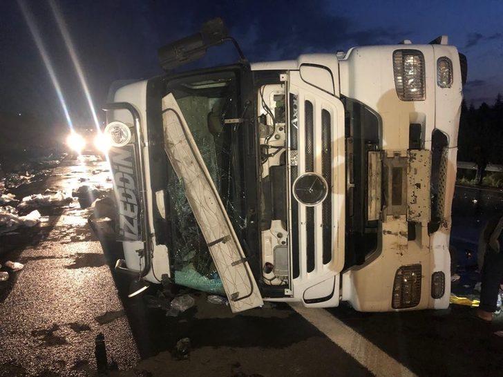 Ankara'da yolcu otobüsü devrilen TIR’a çarptı!  G1