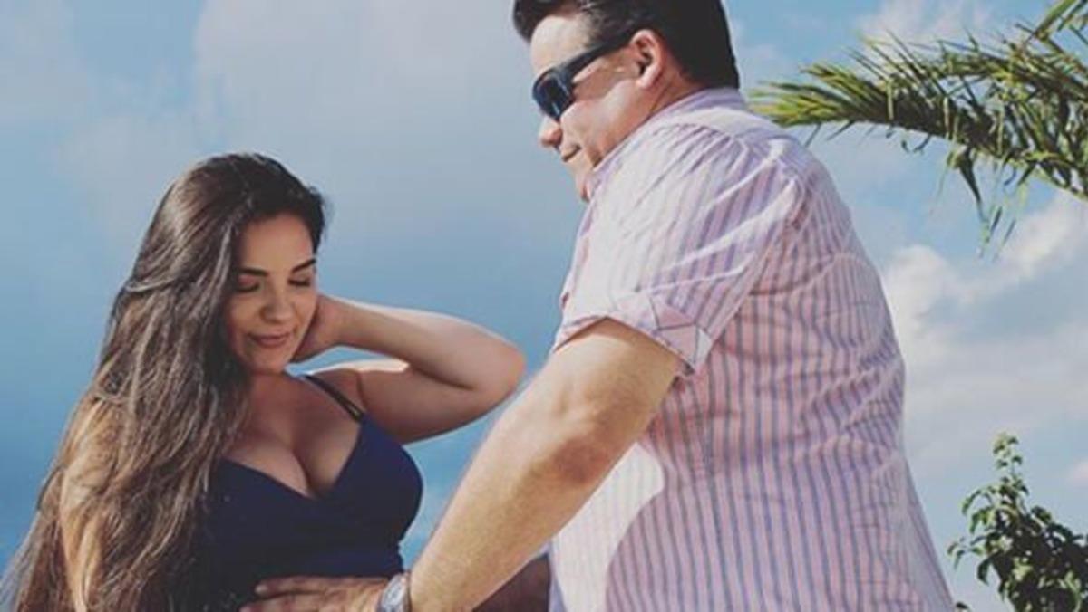 G&ouml;ren babası sanıyor! Aralarındaki yaş farkı şaşırttı