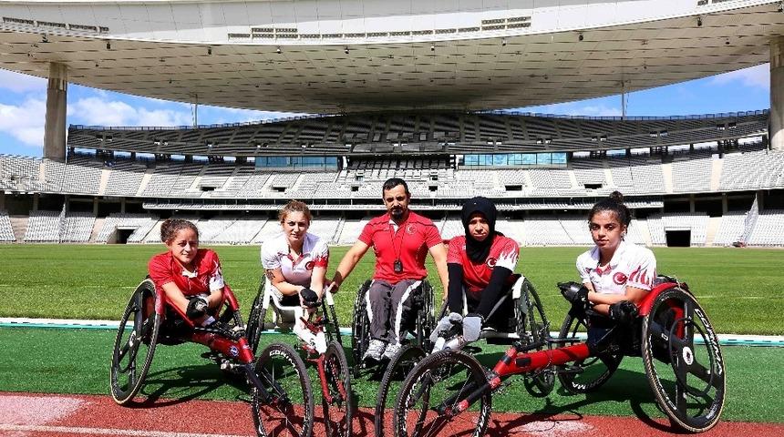 Bağcılarlı milli sporcular Fransa&rsquo;da şampiyon oldu