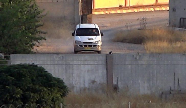 Suriye sınırında YPG'li tertöristler böyle görüntülendi!  G1