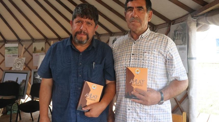 Eğitimci G&uuml;ven Ayber&rsquo;in &lsquo;Ahlat Ağzı S&ouml;zl&uuml;ğ&uuml;&rsquo; adlı kitabı &ccedil;ıktı