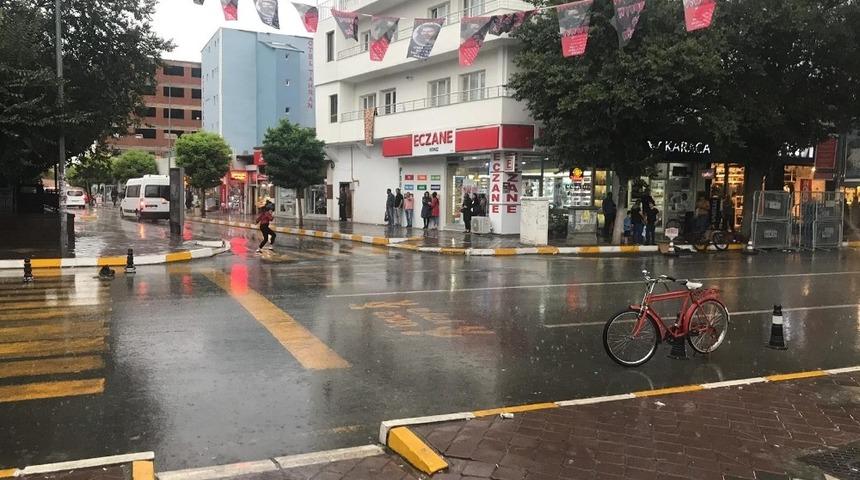 Iğdır’da sıcak hava yerini yağmura bıraktı