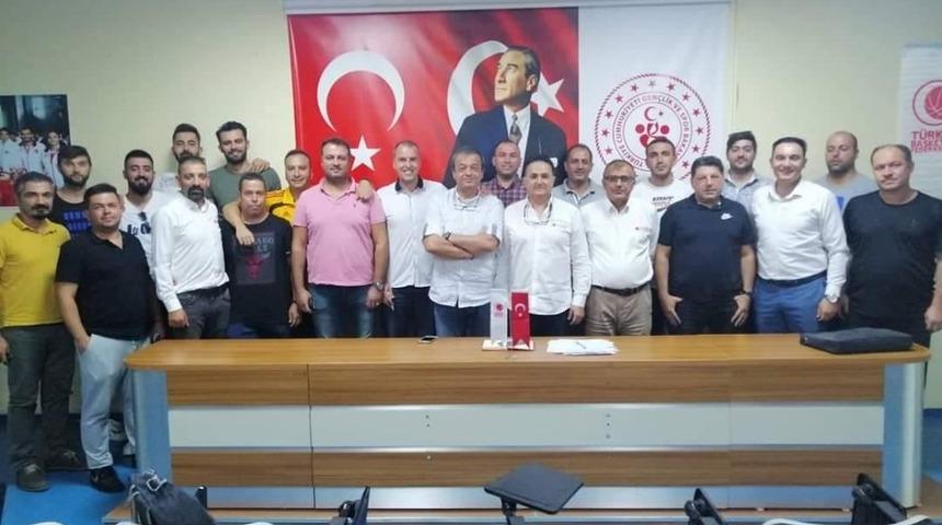 Basketbolda sezon bilgilendirme toplantısı yapıldı