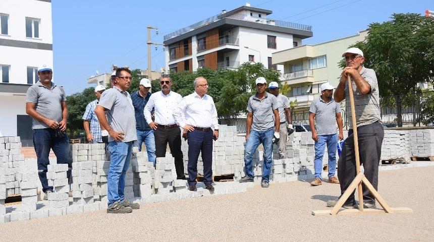 Salihli Belediyesinden okul bah&ccedil;esine &ccedil;evre d&uuml;zenlemesi