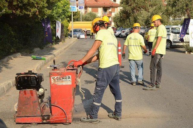 Kuşadası’nda doğalgaz hattının ikinci etabı için ilk kazma vuruldu