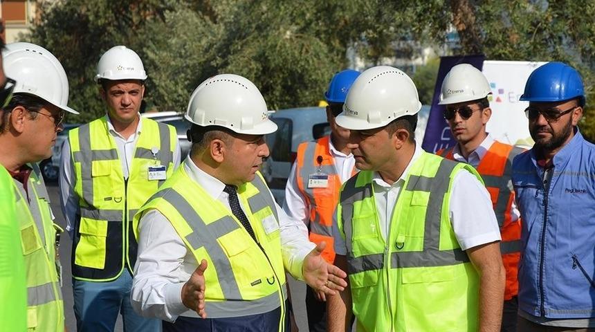 Kuşadası&rsquo;nda doğalgaz hattının ikinci etabı i&ccedil;in ilk kazma vuruldu