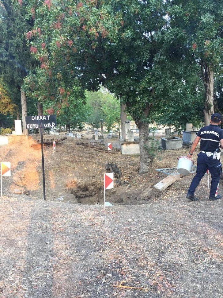 Mezarlıktan yükselen inleme sesleri Aydın'ı ayağa kaldırdı G3