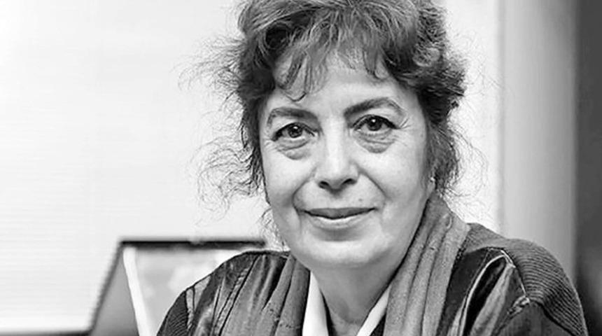 Mersin Kenti Edebiyat &Ouml;d&uuml;l&uuml;n&uuml;n bu yılki sahibi Nursel Duruel oldu