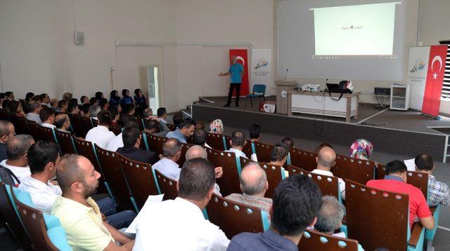 Van Büyükşehir Belediyesi personeline “Etkili iletişim ve motivasyon” semineri