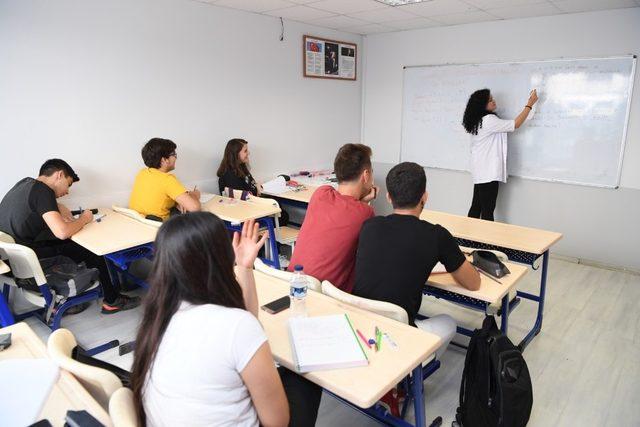 KONSEM Etüt Merkezi’nde dersler başladı