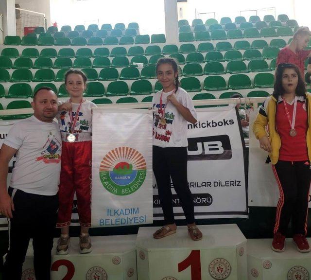 İlkadımlı sporcular Kick Boks turnuvasına damga vurdu