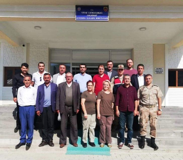 Ev hanımları güçlerini birleştirdi, Mehmetçik için karakola kütüphane kurdu G5