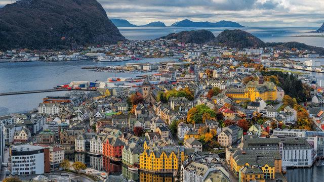 Norveç hükümetinde 'gizli İslamlaşma' krizi