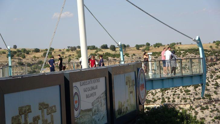 Tatil için geldiği memleketi Uşak'ı dünya'ya tanıtacak G1