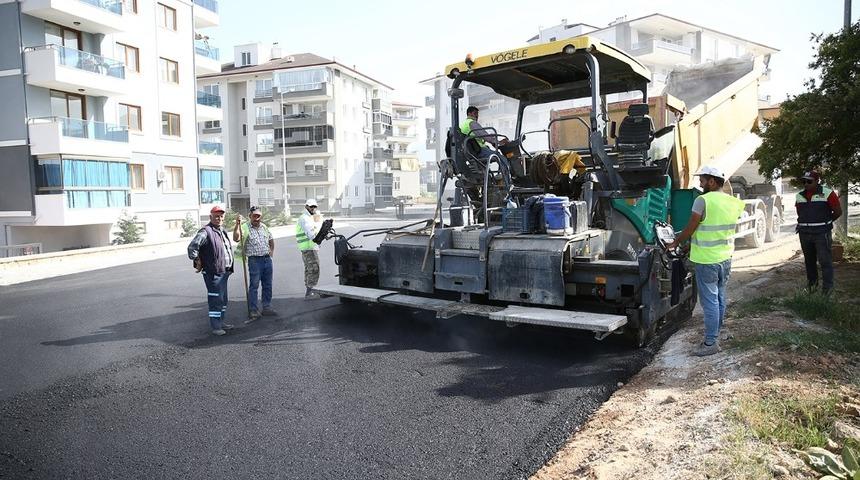Merkezefendi&rsquo;de 13 mahallede 11 bin ton asfalt &ccedil;alışması yapıldı