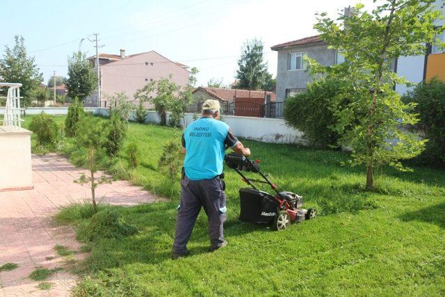 İnönü Belediyesi okul bahçelerinde temizlik seferberliğine başladı