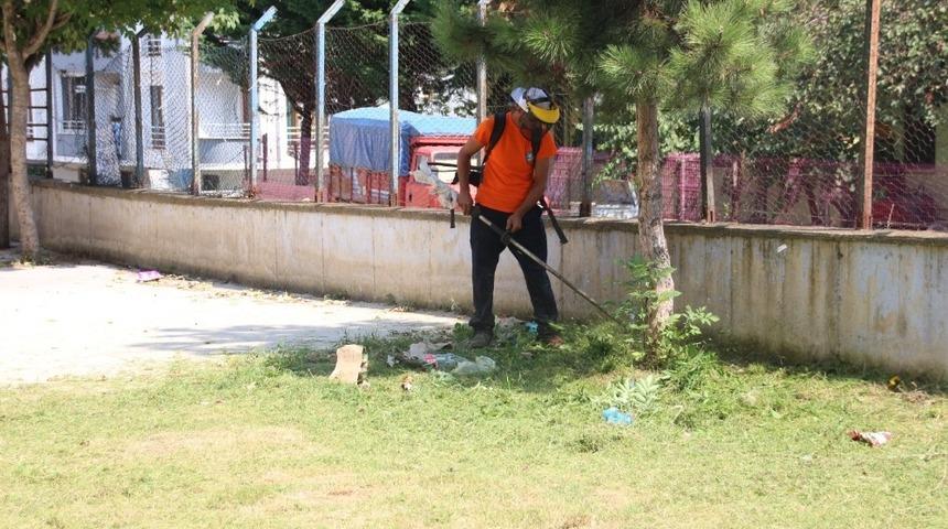 Ak&ccedil;akoca Belediyesinden okul &ccedil;evrelerine temizlik