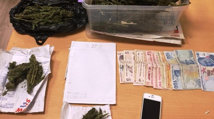İş yerinden 460 gram esrar ele ge&ccedil;irildi: 1 tutuklama