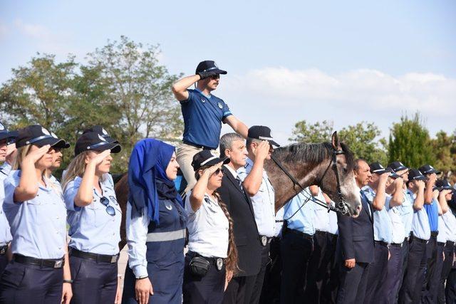 Karesi’nin atlı zabıtalarına ilgi büyük