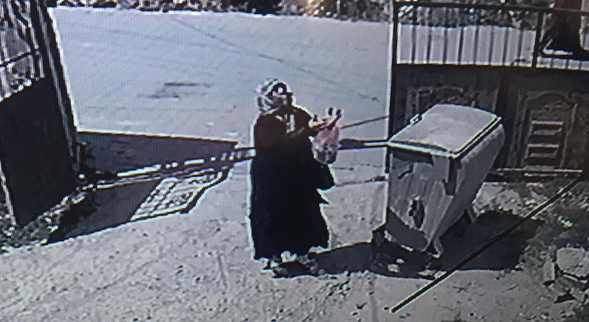 Akılalmaz olay! 'Sizde b&uuml;y&uuml; var ip getir' diyerek...