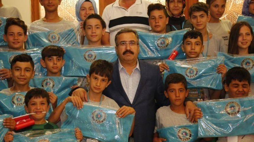 Demir şehit ve gazi çocuklarını ağırladı