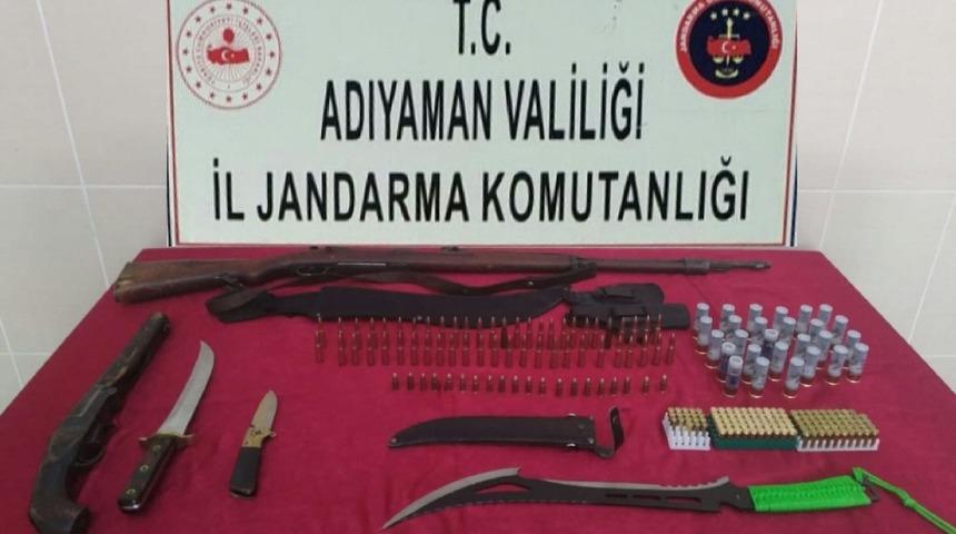 Ev değil adeta cephanelik