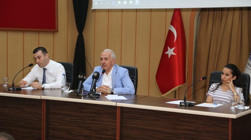 G&uuml;ltak: &ldquo;Akdeniz, Mersin&rsquo;i 20-25 yıl geriden takip ediyor&rdquo;