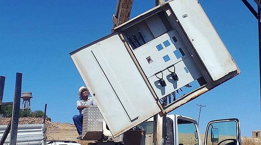 Şanlıurfa&rsquo;da Dicle Elektrik ekibine saldırı: 1 yaralı