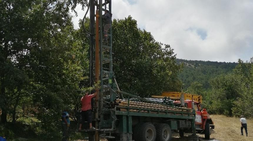 Bin 100 metre kotundaki tarlada yeraltı suyu bulundu