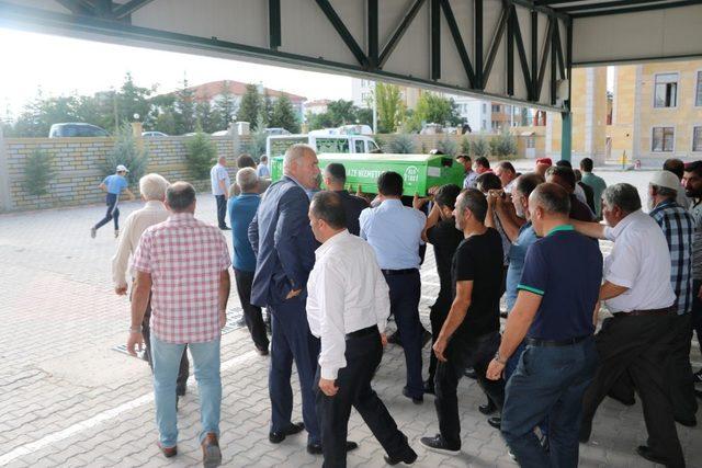 Eşi tarafından öldürülen 5 çocuk annesi kadın son yolculuğuna uğurlandı