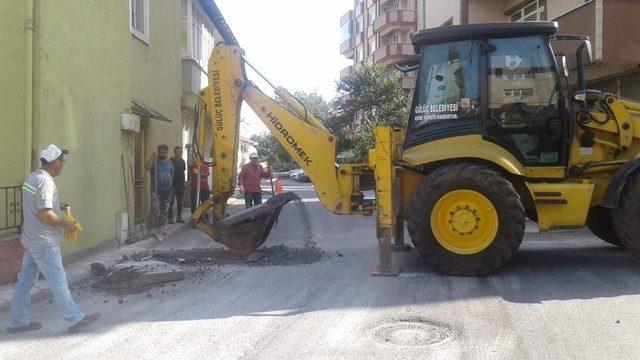 G&uuml;l&uuml;&ccedil; Belediyesi selin yaralarını sarıyor 4