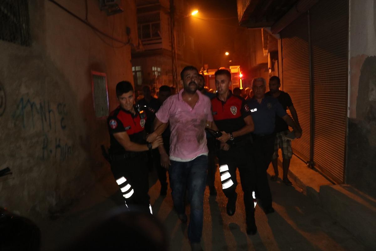 Adana'da gece yarısı dehşet! Eski eşi ve &ccedil;ocuğunun bulunduğu evi ateşe verdi!