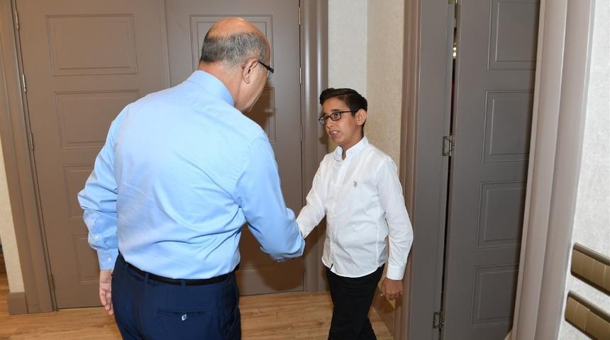 Vali olmak isteyen Furkan, Vali Demirtaş ile buluştu