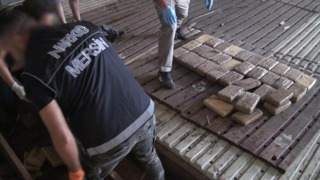 Muz y&uuml;kl&uuml; gemide 83 kilo kokain ele ge&ccedil;irildi