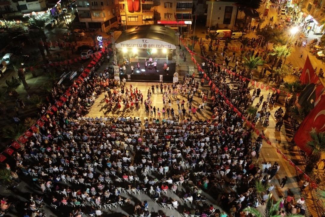 Turgutlu&rsquo;da Balkan r&uuml;zgarı esti